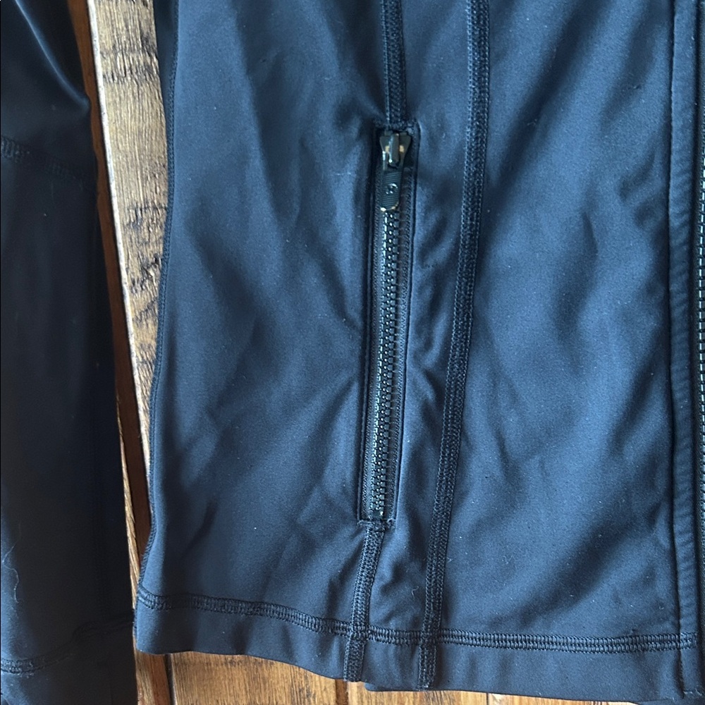 Lululemon Women's Black Jacket.   Size 6 - Picture 5 of 15